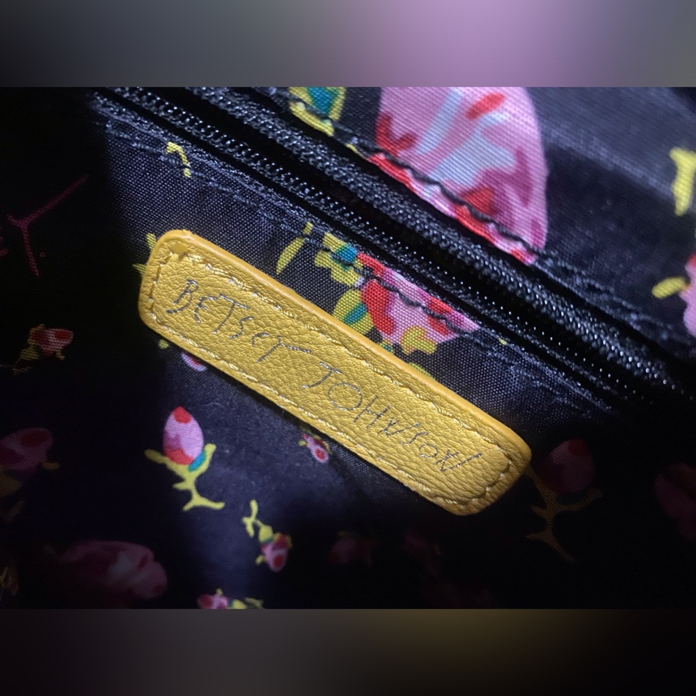 Betsey Johnson Vibrant Yellow Crossbody Bag - Picture 4 of 4